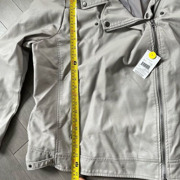 NWT faux leather jacket - Picture 3 of 3